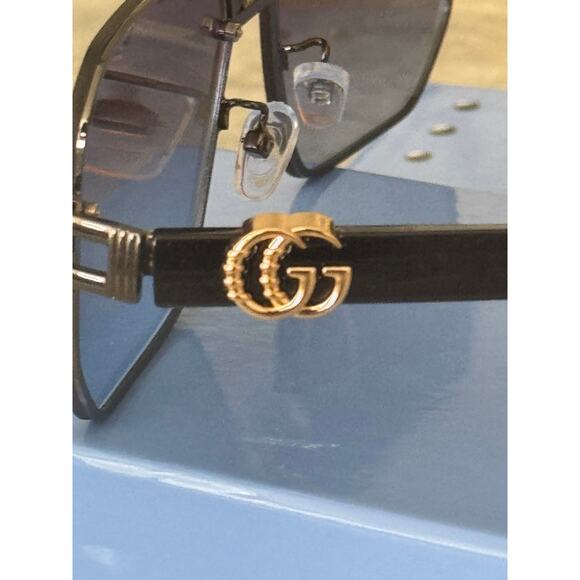Gucci Sunglasses - Picture 4 of 9